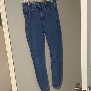 Old Navy Women's Skinny Jeans in Blue